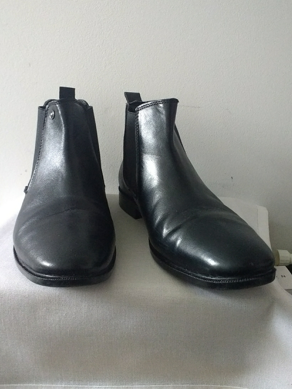 Men's Black Leather Chukka Boots - Sleek Pull-On Style